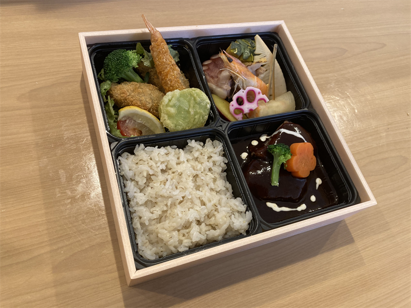 花御膳~ビーフシチューとまごころ料理